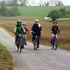 4 Kinder auf Fahrradtour